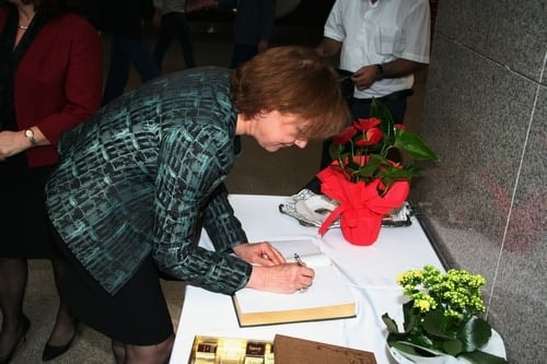 Avukatların Resim Çalışmaları Sergilendi
 - 17