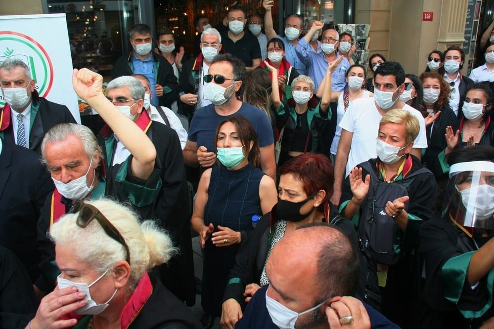 İstanbul Barosu Avukatları Destek Nöbetinde… - 16