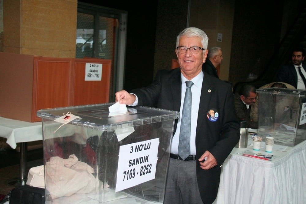 Başkan Durakoğlu Güven Tazeledi - 381