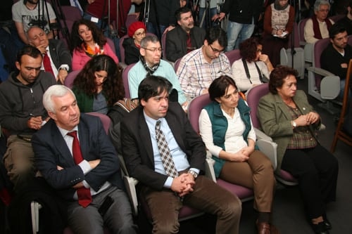 Baroya Karşı Hukuksuzlukların, Sindirme Ve Yıldırma Girişimlerinin Yoğunlaşması Üzerine İstanbul Barosu Yönetim Kurulu Olağanüstü Genel Kurul Kararı Aldı
 - 61