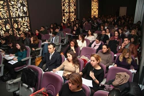 Kadın Hakları Ve Aile İçi Şiddet Semineri Devam Ediyor

 - 11