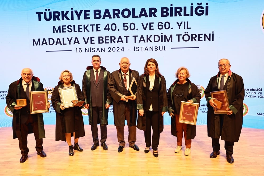 Meslekte 40, 50 ve 60 Yılını Dolduran Meslektaşlarımıza Plaket Verildi - 160
