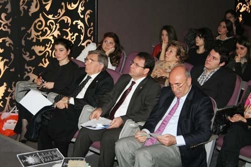 İstanbul Barosu Dış İlişkiler Merkezi Tarafından Düzenlenen
“Sınırlar Ve Sığınmacılar: Bir Suriye Örneği “ Konulu Toplantı Yapıldı - 33