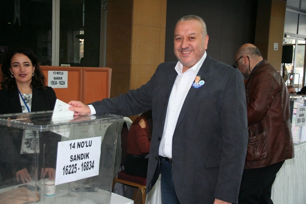 Başkan Durakoğlu Güven Tazeledi - 392