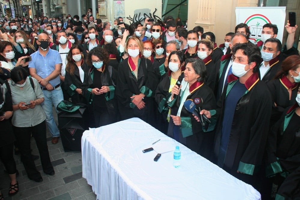 İstanbul Barosu Avukatları Destek Nöbetinde… - 24