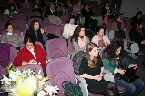 Türkiye Kadın Sorununu Çözerek Çağdaşlaşır
 - 14