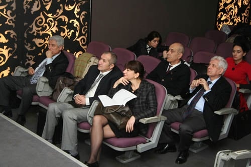 Özgürlükler Hâkimi

 - 9