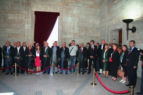 Yeni Adli Yıl Görkemli Bir Alternatif Açılış Töreniyle Başladı
 - 95