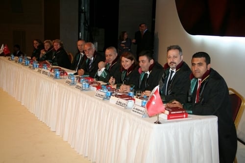 Ümit Kocasakal İstanbul Barosu Başkanlığına Yeniden Seçildi 

 - 101