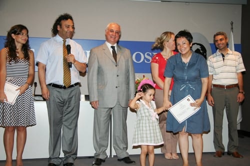 İngilizce Derslerini Tamamlayan
Katılımcılara Belgeleri Verildi - 28