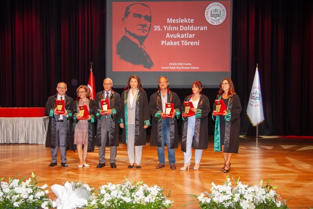 Meslekte 25, 30 ve 35 Yılını Dolduran Meslektaşlarımıza Plaket Verildi - 13