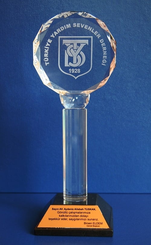 Av. Aydeniz Alisbah Tuskan’A İnsan Hakları Ödülü
 - 5