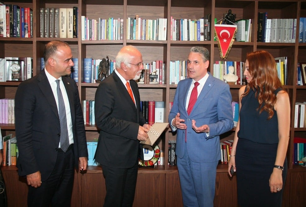 Rotterdam Barosu Başkanı Peter Hanenberg ve beraberindeki heyet ile Fransa Barolar Birliği temsilcileri İstanbul Barosu’nu ziyaret etti - 5