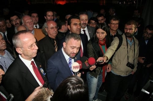 Ümit Kocasakal İstanbul Barosu Başkanlığına Yeniden Seçildi 

 - 379