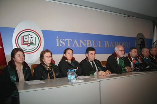Baroya Karşı Hukuksuzlukların, Sindirme Ve Yıldırma Girişimlerinin Yoğunlaşması Üzerine İstanbul Barosu Yönetim Kurulu Olağanüstü Genel Kurul Kararı Aldı
 - 24
