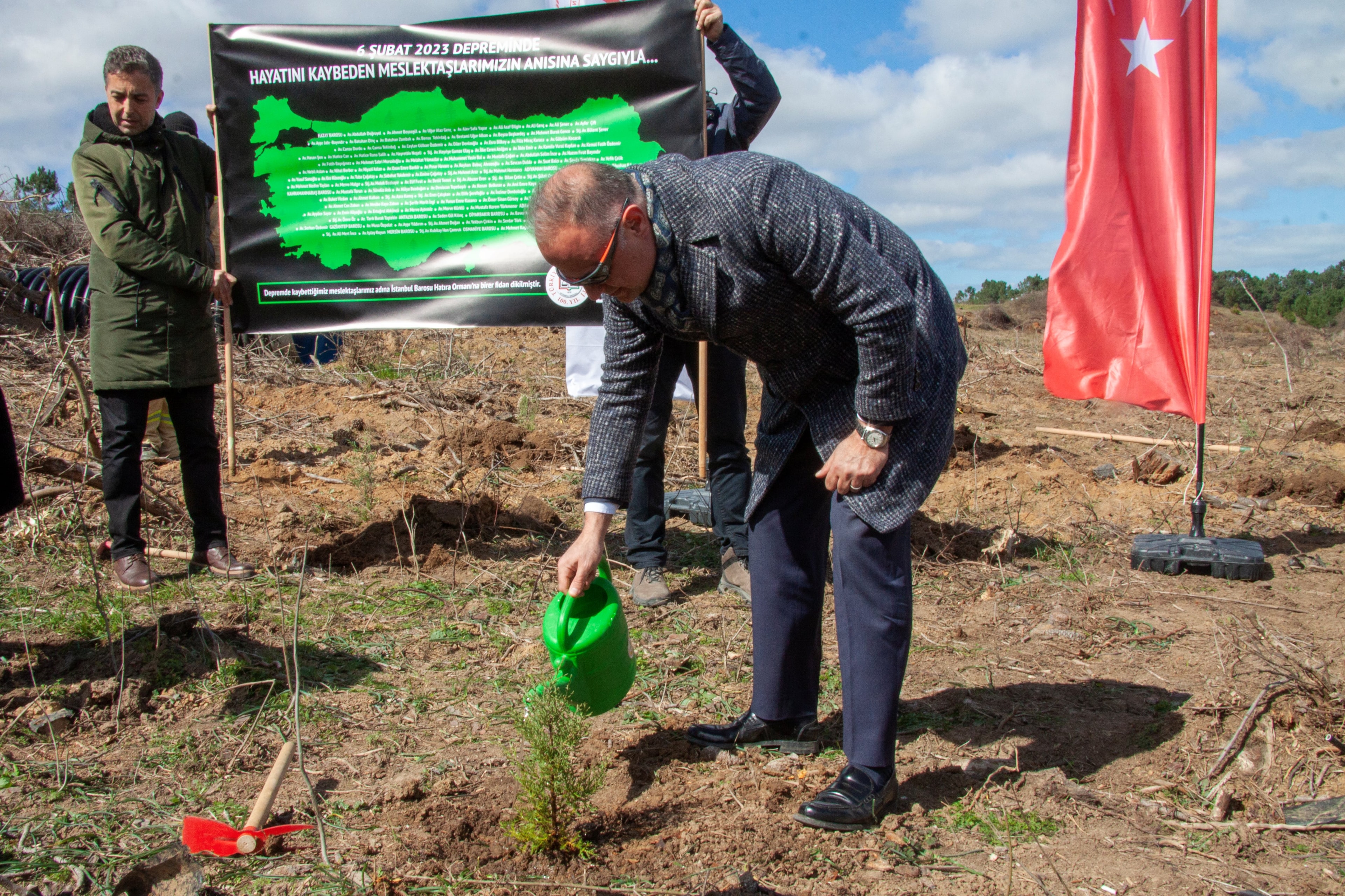 İstanbul Barosu Hatıra Ormanı’na  Depremde Kaybettiğimiz Meslektaşlarımız Anısına Fidan Diktik - 9