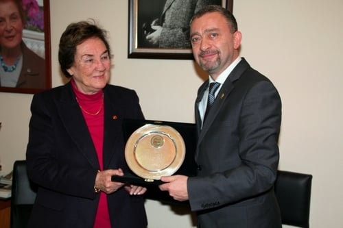 Mahmut Esat Bozkurt Hukuk Ödülü Prof. Dr. Aysel Çelikel’E Verildi
 - 28