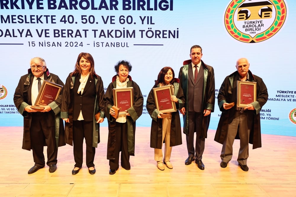 Meslekte 40, 50 ve 60 Yılını Dolduran Meslektaşlarımıza Plaket Verildi - 112