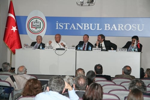 Sanık Sandalyesindeki Avukat
 - 17