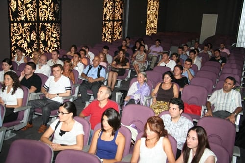 19.Dönem Hukuk İngilizcesi Ve Terminolojisi Derslerini Tamamlayanlara Katılım Belgeleri Verildi - 4