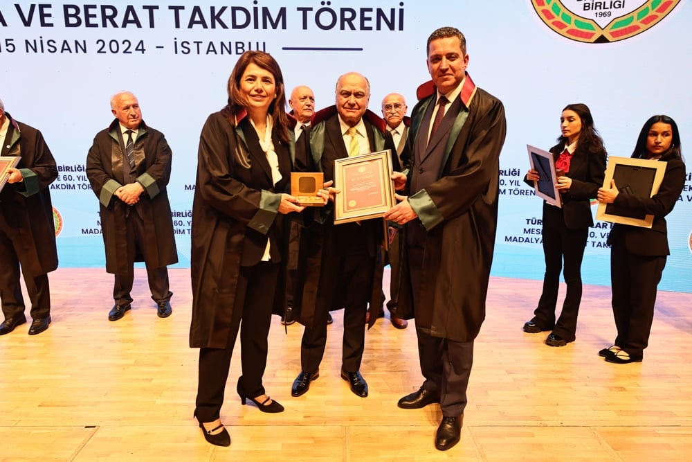 Meslekte 40, 50 ve 60 Yılını Dolduran Meslektaşlarımıza Plaket Verildi - 223