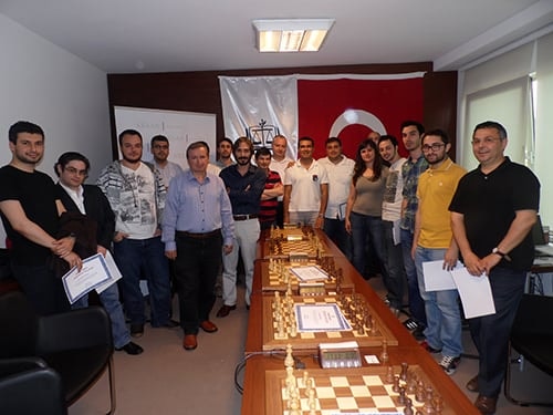 Satrançta Dostluk Kazandı

