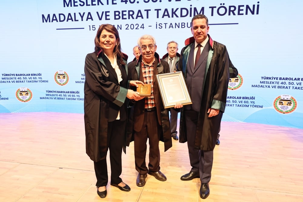 Meslekte 40, 50 ve 60 Yılını Dolduran Meslektaşlarımıza Plaket Verildi - 334