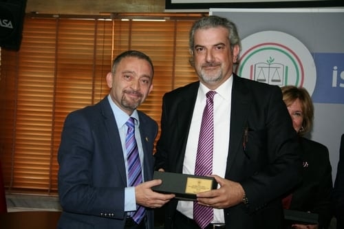 Baro Yönetiminden Ayrılanlara Anı Plaketi Verildi  

 - 32