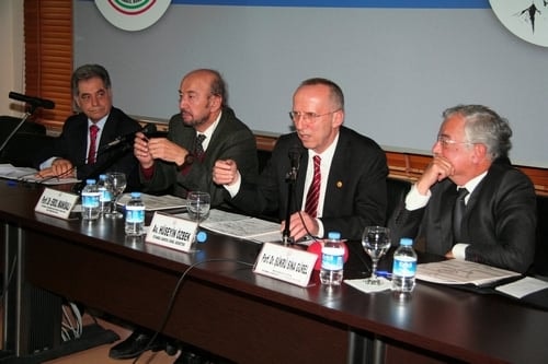 Rauf Denktaş Türk Dünyasının Kahramanıdır

 - 29