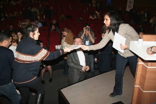 Kadın Hakları Ve Aile İçi Şiddet” Konulu Sertifika Programı

 - 74