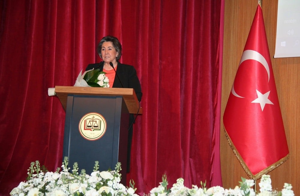 2018 Mahmut Esat Bozkurt Hukuk Ödülü Av. Nazan Moroğlu’na Verildi - 5