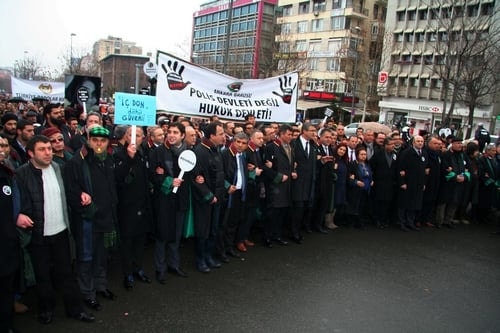 Polis Devleti Değil Hukuk Devleti

 - 76