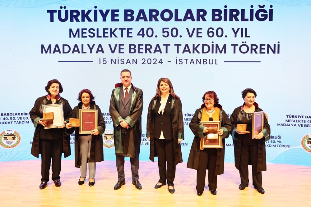 Meslekte 40, 50 ve 60 Yılını Dolduran Meslektaşlarımıza Plaket Verildi - 90