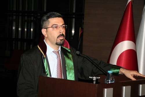 İstanbul Barosu Olağanüstü Genel Kurul Kararı: ‘Başkan Ve Yönetim Kurulu Görevinin Başındadır. İrademize Sahip Çıkıyoruz”

 - 47