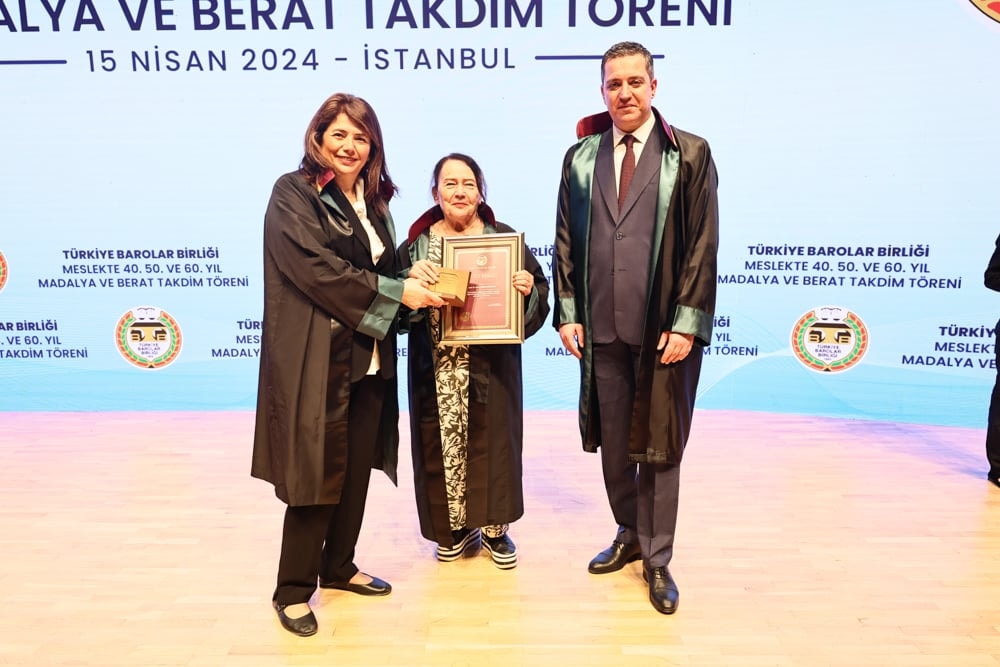 Meslekte 40, 50 ve 60 Yılını Dolduran Meslektaşlarımıza Plaket Verildi - 120