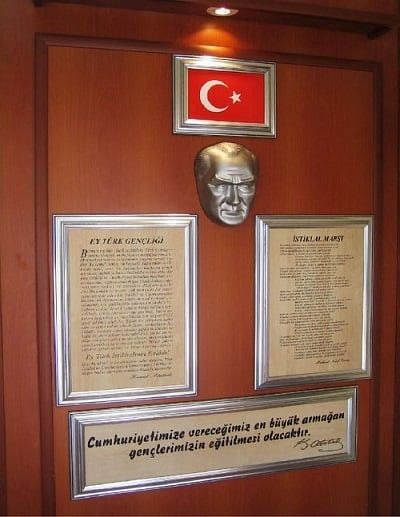 Danıştay: “Özel Okullarda Atatürk Köşesine Yer Verilmemesinin İptali İsteminde İstanbul Barosunun Menfaati Vardır.”  

