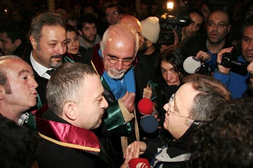 Avukata, Savunmaya Barolara Yapılan Saldırılar Düzenlenen Yürüyüşle Protesto Edildi

 - 11