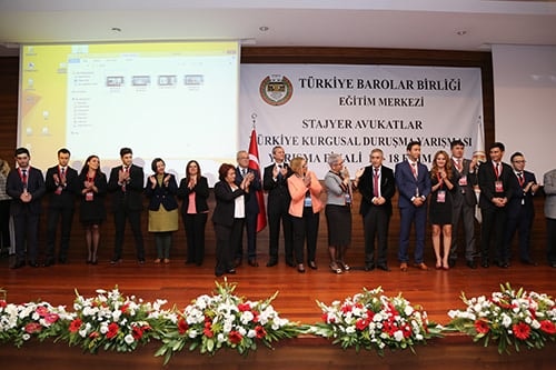Türkiye Kurgusal Duruşma Yarışması Finalinde 
Kars Barosu Birinci, İstanbul Barosu İkinci, Antalya Barosu Üçüncü Oldu - 6