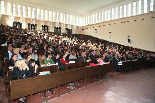 Mesleğe Yeni Başlayan Avukatların Sorunları Forumda Tartışıldı  - 26