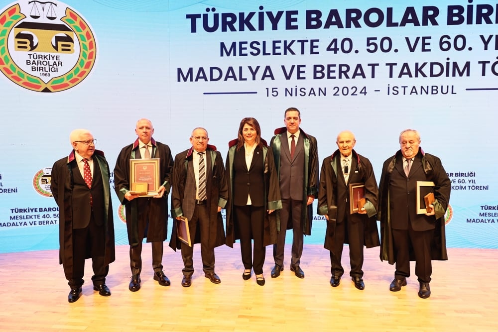 Meslekte 40, 50 ve 60 Yılını Dolduran Meslektaşlarımıza Plaket Verildi - 60