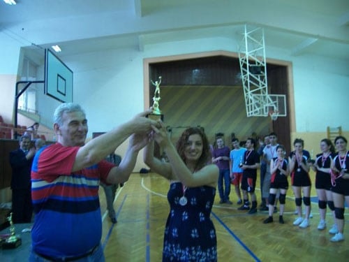 19 Mayıs Voleybol Turnuvası
İzmir’De Yapıldı
 - 2