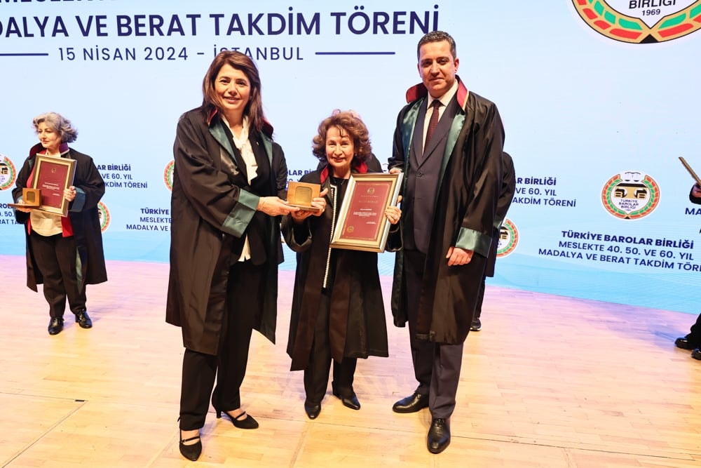 Meslekte 40, 50 ve 60 Yılını Dolduran Meslektaşlarımıza Plaket Verildi - 263