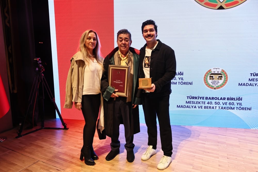 Meslekte 40, 50 ve 60 Yılını Dolduran Meslektaşlarımıza Plaket Verildi - 322