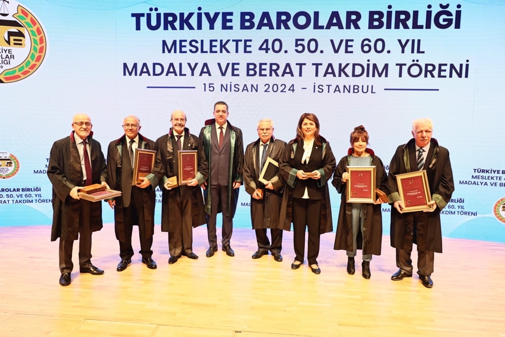 Meslekte 40, 50 ve 60 Yılını Dolduran Meslektaşlarımıza Plaket Verildi - 87