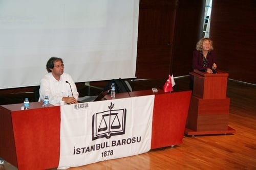 Kadın Hakları Ve Aile İçi Şiddet Konulu Sertifika Programı Devam Ediyor

 - 20