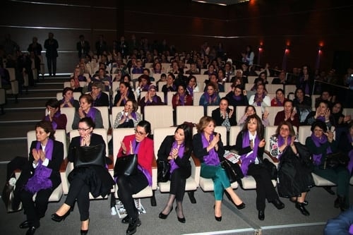 2015 Türkiye’Sinde Kadın
 - 54