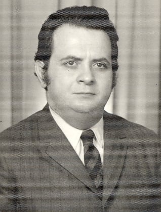 Prof. Dr. Çetin Özek
Yaşamını Yitirdi