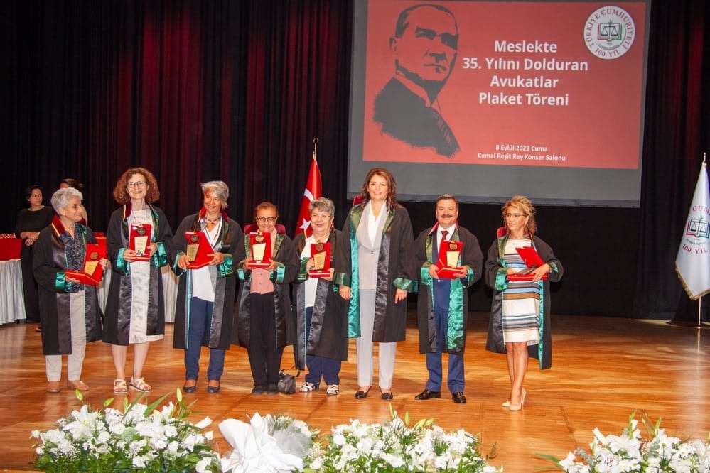 Meslekte 25, 30 ve 35 Yılını Dolduran Meslektaşlarımıza Plaket Verildi - 15