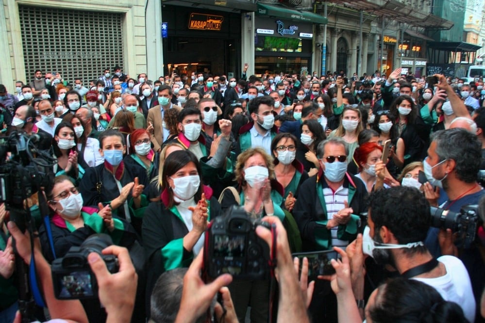 İstanbul Barosu Avukatları Destek Nöbetinde… - 13