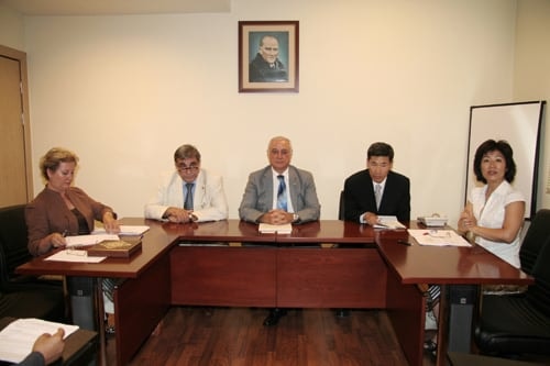 Güney Koreli Hukukçular Heyeti
Baromuzu Ziyaret Etti - 1